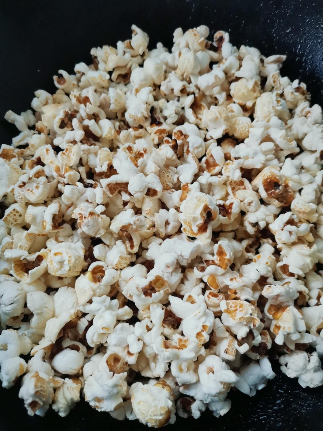 爆米花来了！！！超级简单易上手的焦糖/巧克力爆米花