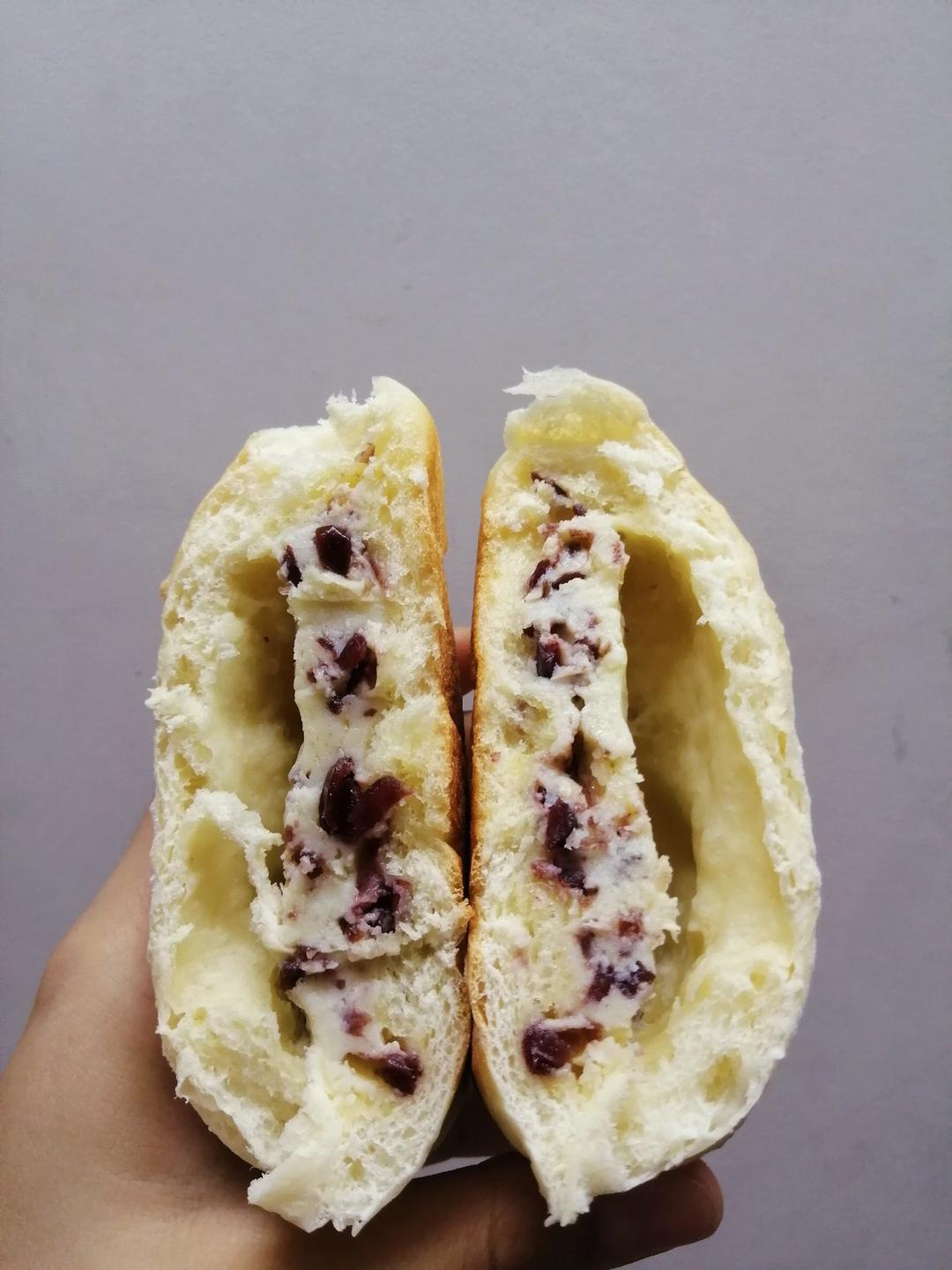 五星推荐蔓越莓乳酪软欧包