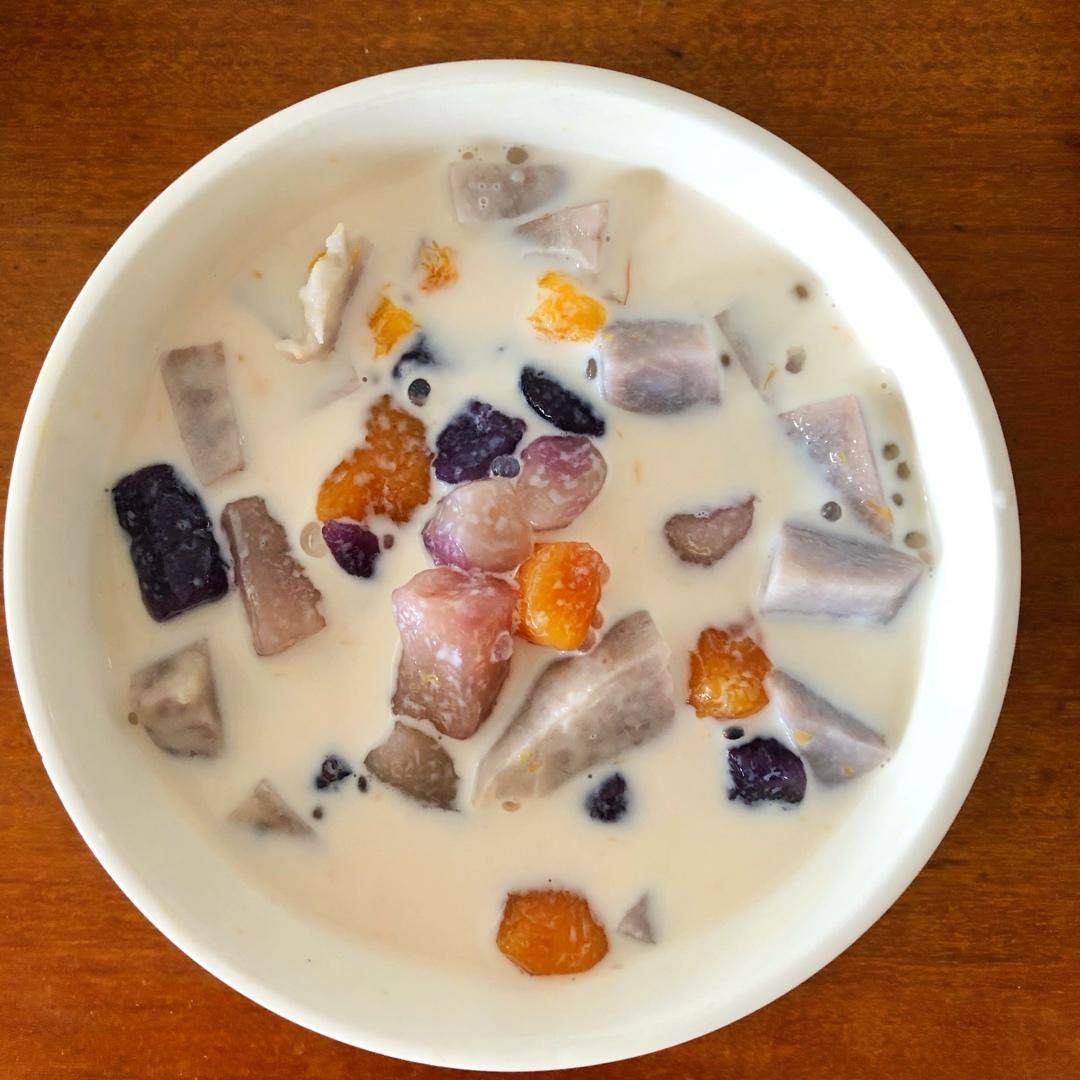 芋圆芒果椰汁西米露