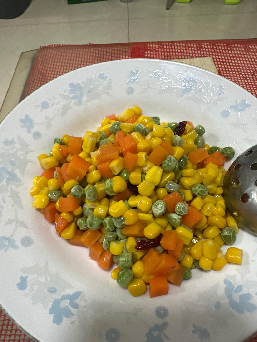 孩子爱吃的松子炒玉米