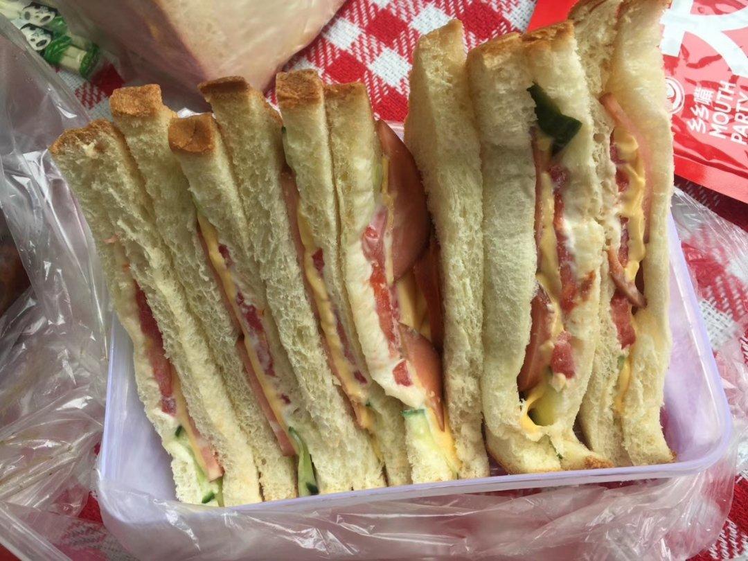 火腿芝士三明治