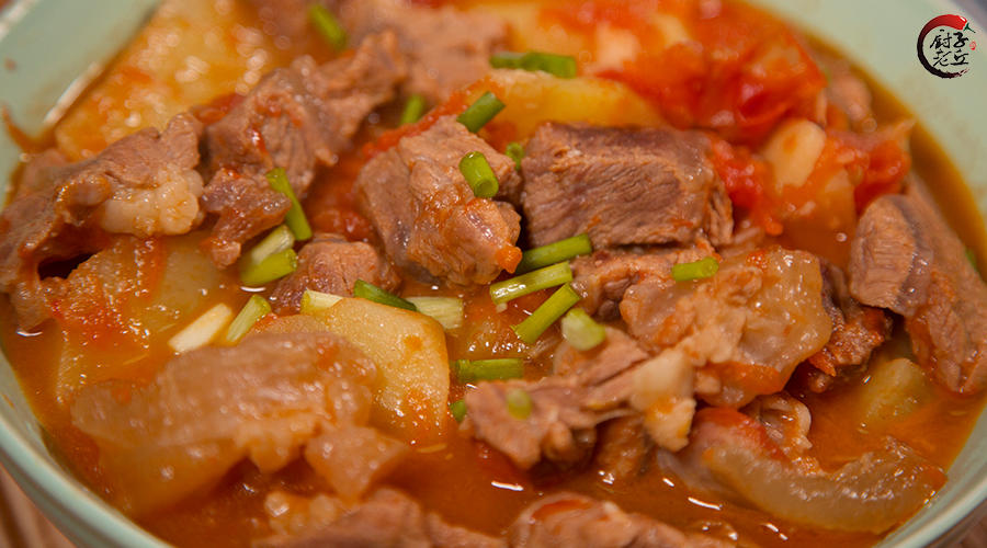 西红柿土豆炖牛腩的做法
