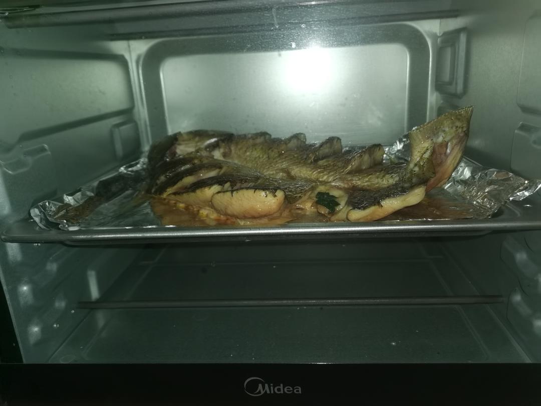 重庆烤鱼(烤箱版)爆好吃，爆简单