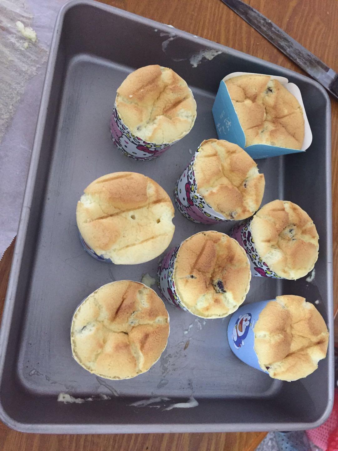 蔓越莓海绵杯子蛋糕