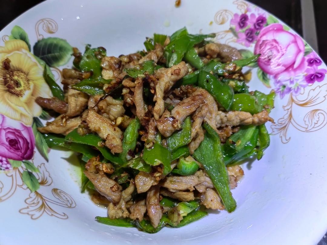 ‼️好吃到舔盘的青椒肉丝盖浇饭