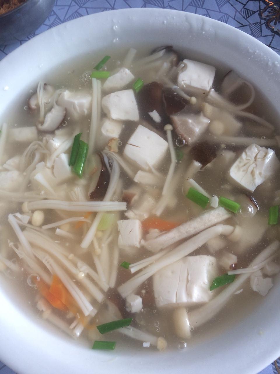 烘培小白小白做的金针菇豆腐羹