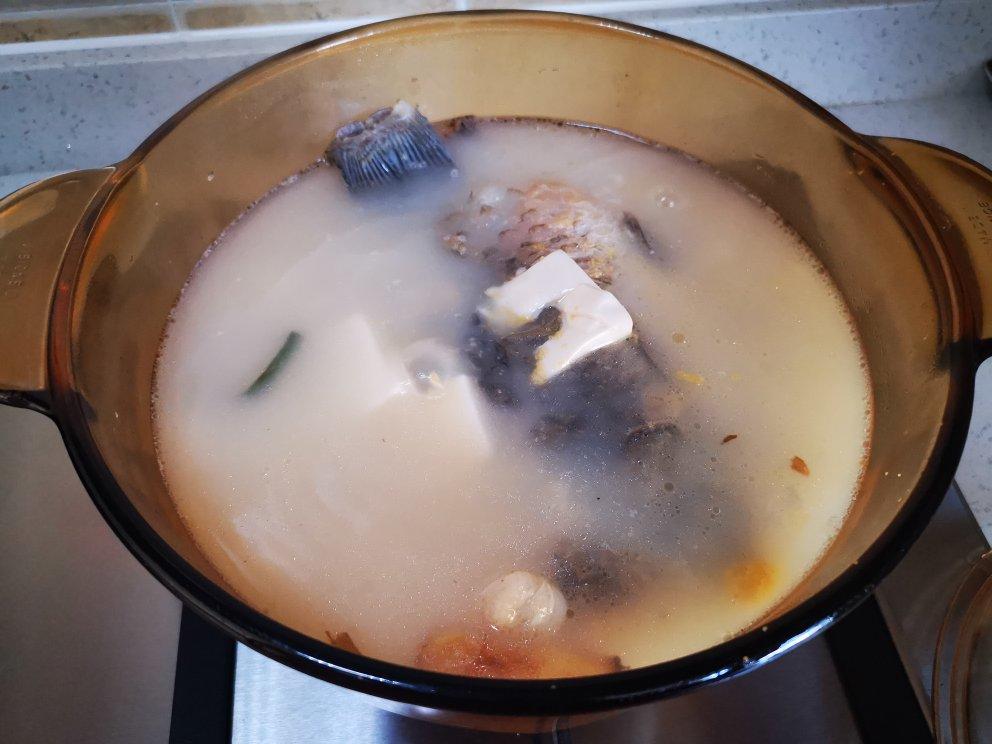 鲫鱼豆腐汤