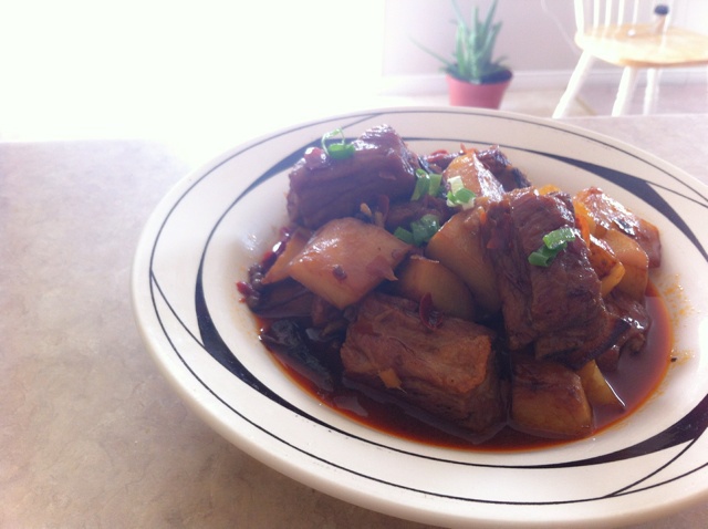 川味土豆烧排骨