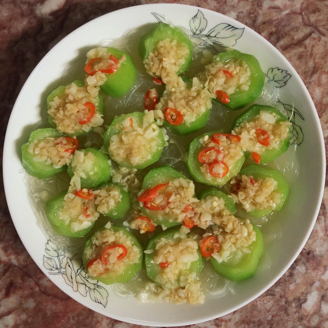 蒜茸粉丝蒸丝瓜