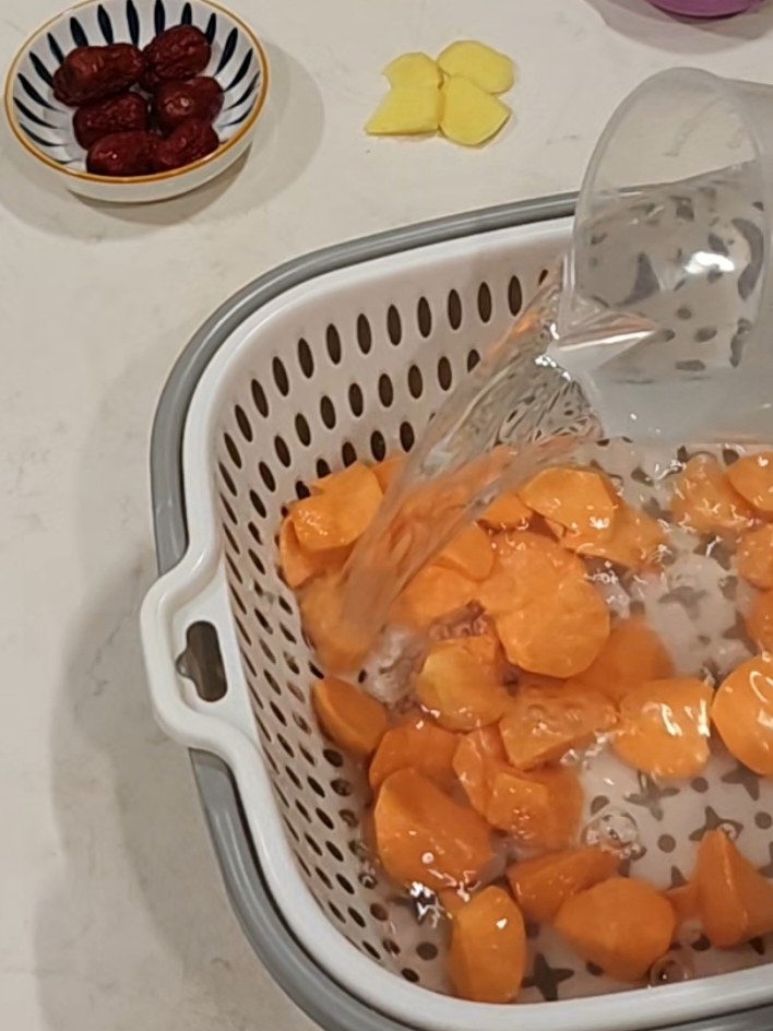 姨妈期友好 番薯红枣糖水的做法 步骤2