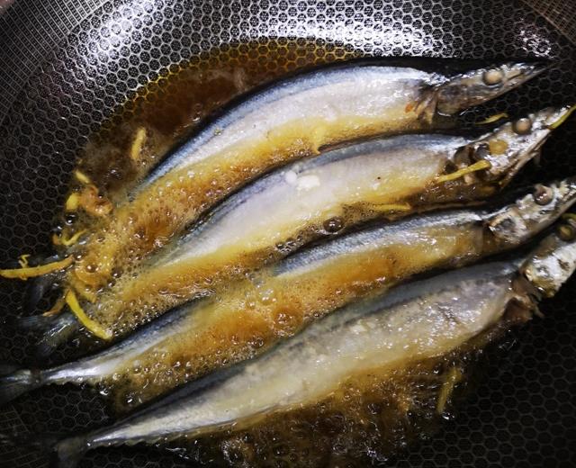 煎煎秋刀鱼的做法
