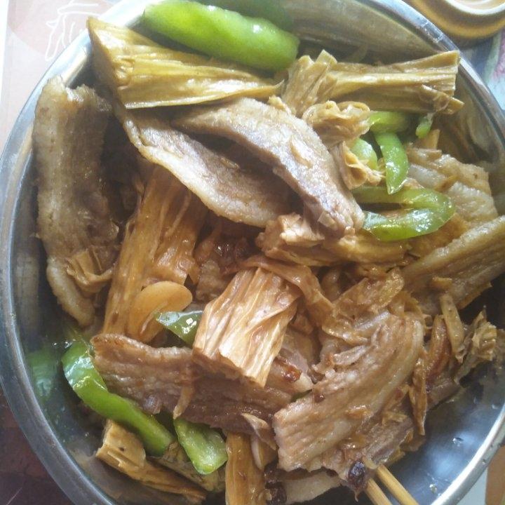 五花肉炒腐竹