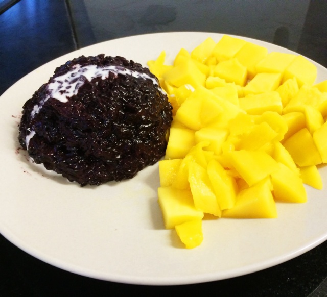 椰浆芒果糯米饭