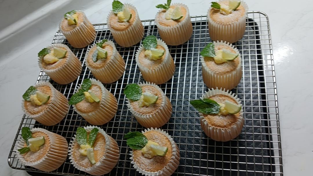柠檬北海道戚风纸杯蛋糕