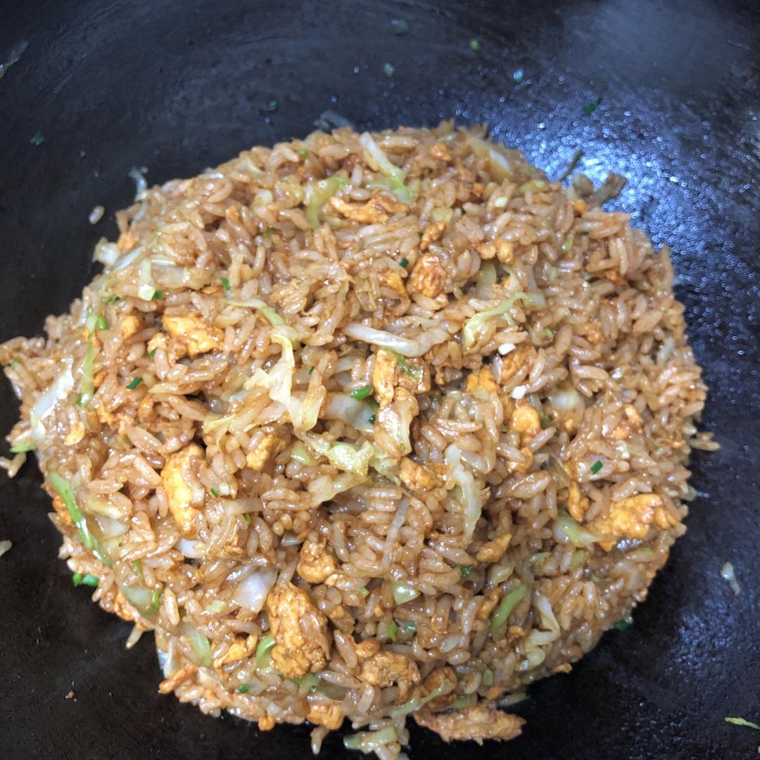 圆白菜酱油炒饭