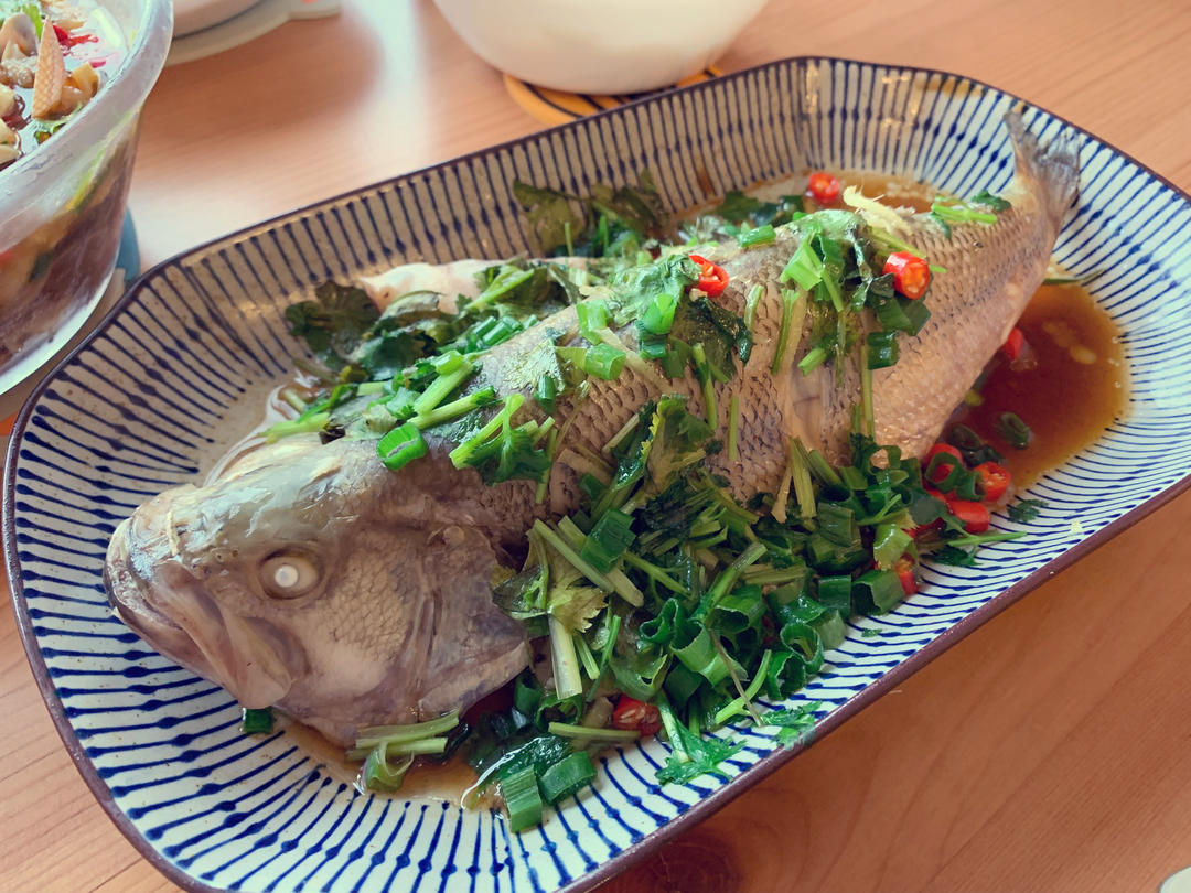 10分钟做 清蒸鲈鱼 （附切鱼图解）