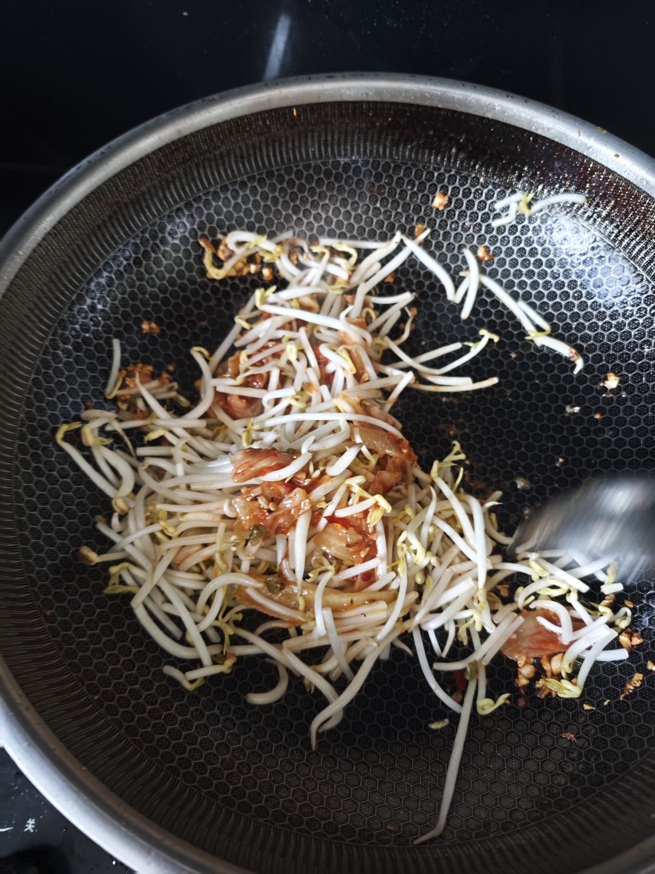 必品阁韩式泡菜饺子锅的做法 步骤3