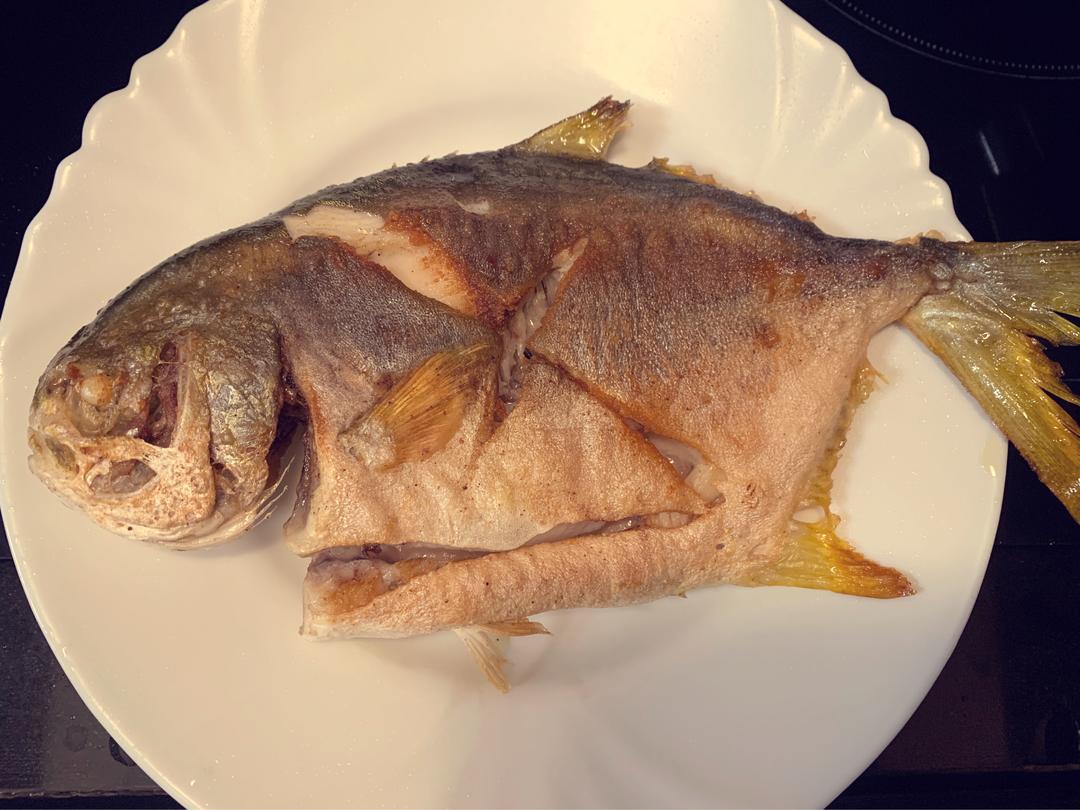 香煎咸鲜黄立仓鱼