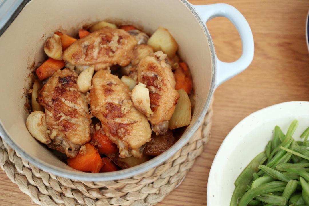 北鼎铸铁锅食谱｜焖蒜香鸡翅