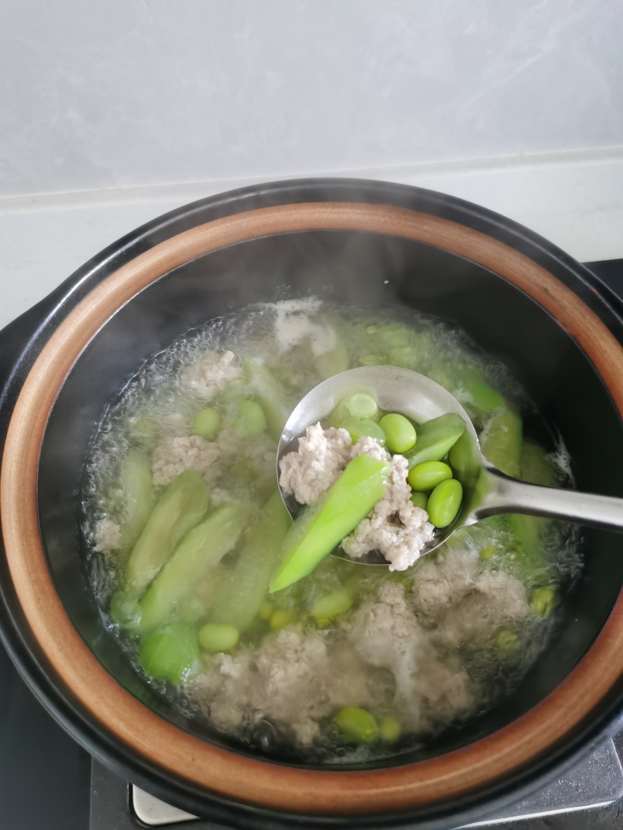 毛豆丝瓜肉圆汤