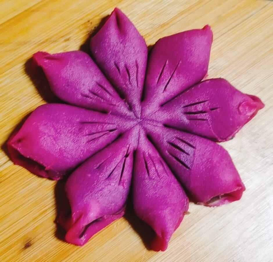 少女心满满的豆沙桃花酥