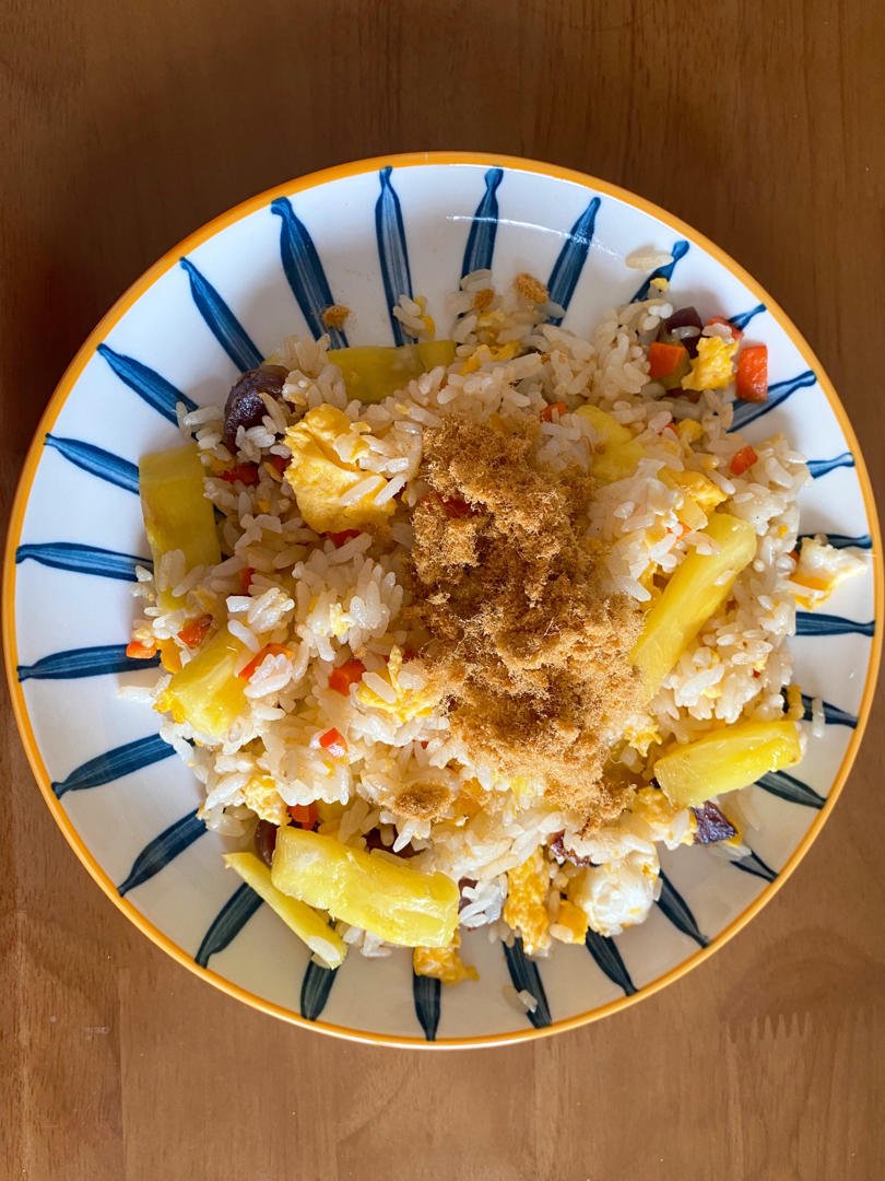 虾仁菠萝炒饭