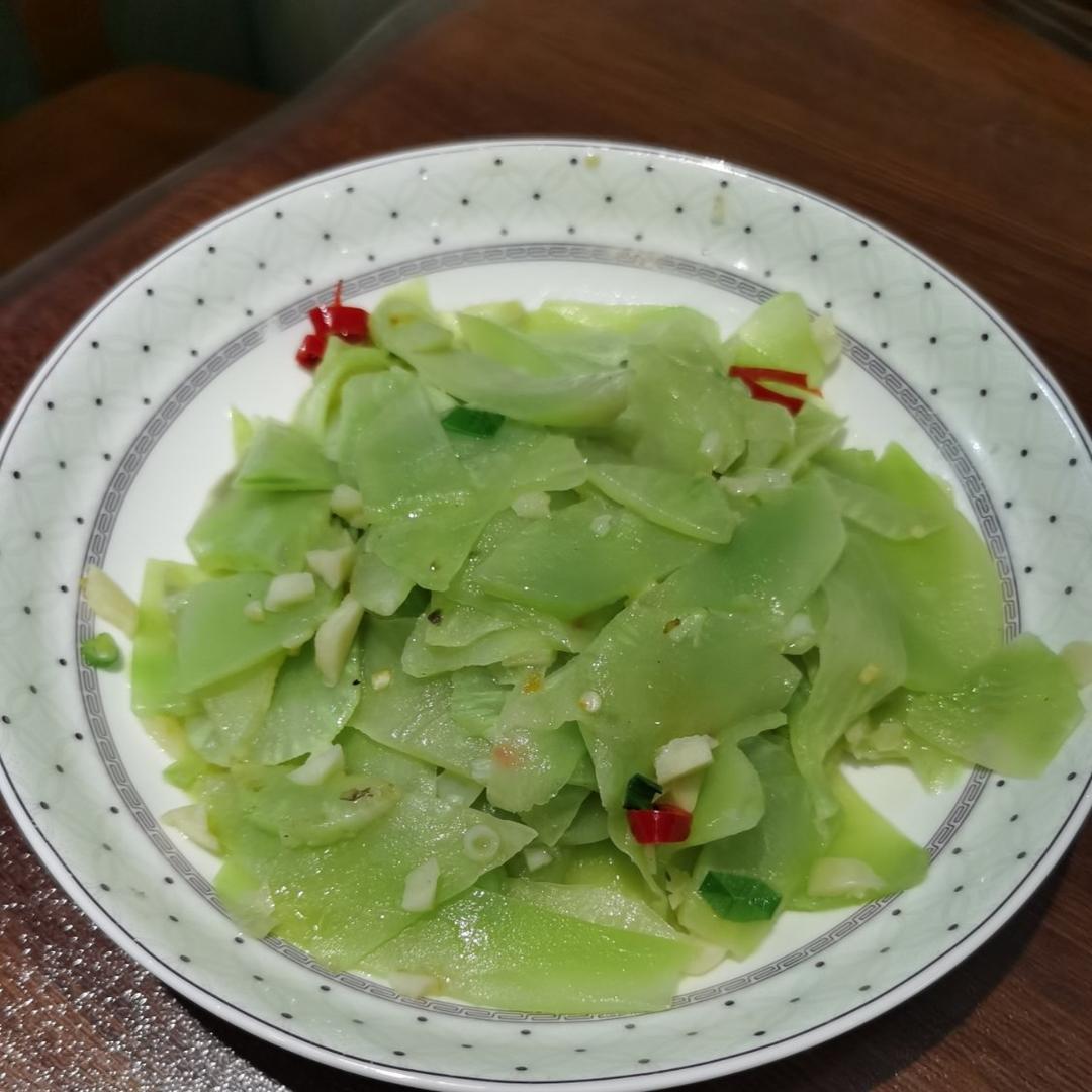 清炒莴笋