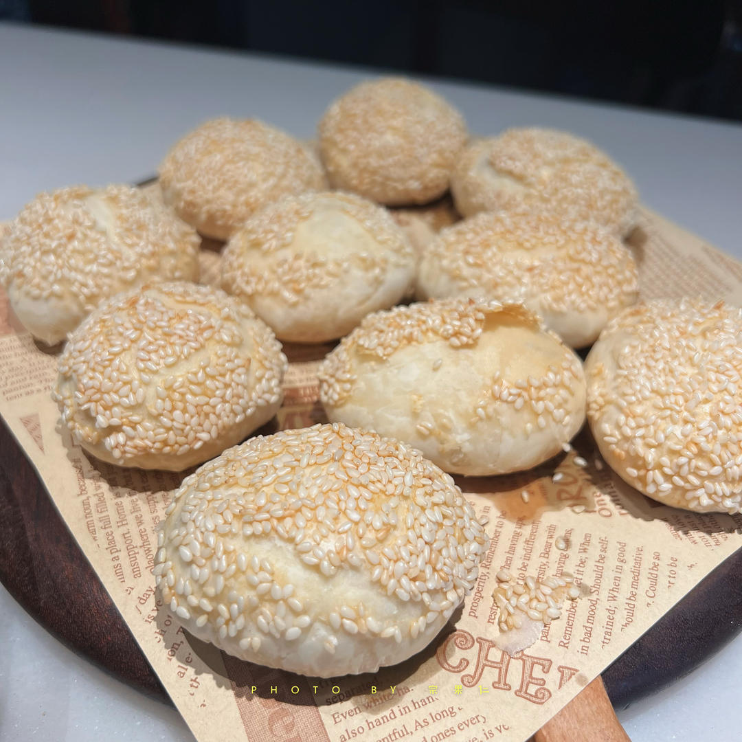 蟹壳黄.葱酥烧饼