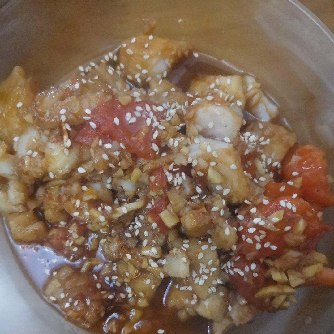 番茄鱼巴沙鱼（也可以用番茄龙利鱼），番茄酱汁超浓郁，营养又下饭！