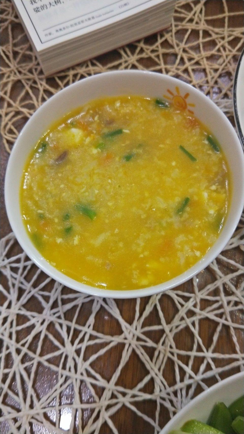 咸蛋黄南瓜粥，味道绝对超乎颜值带给你的想象