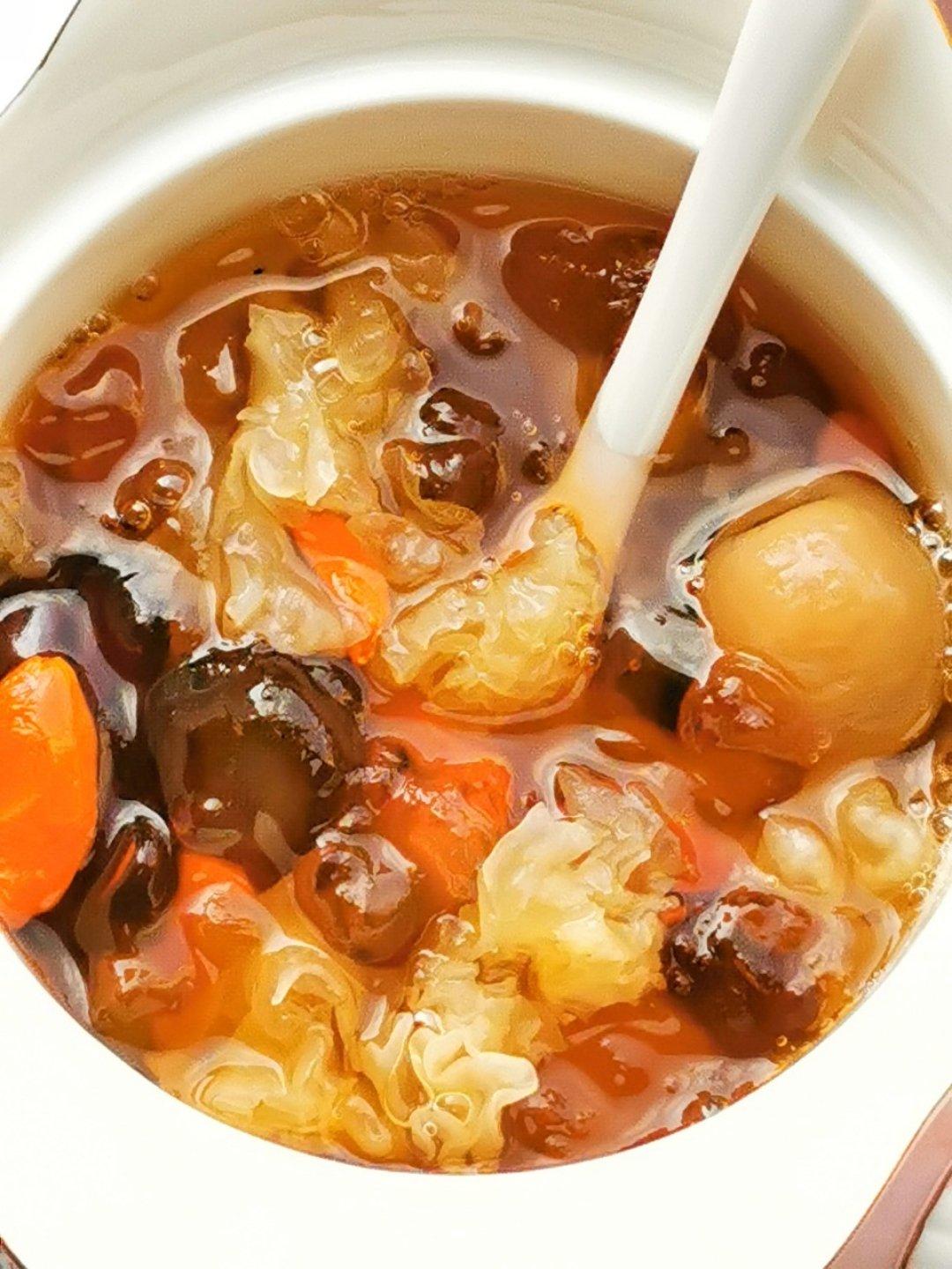 摩飞极速蒸锅食谱～桃胶丑耳桂圆红枣羹