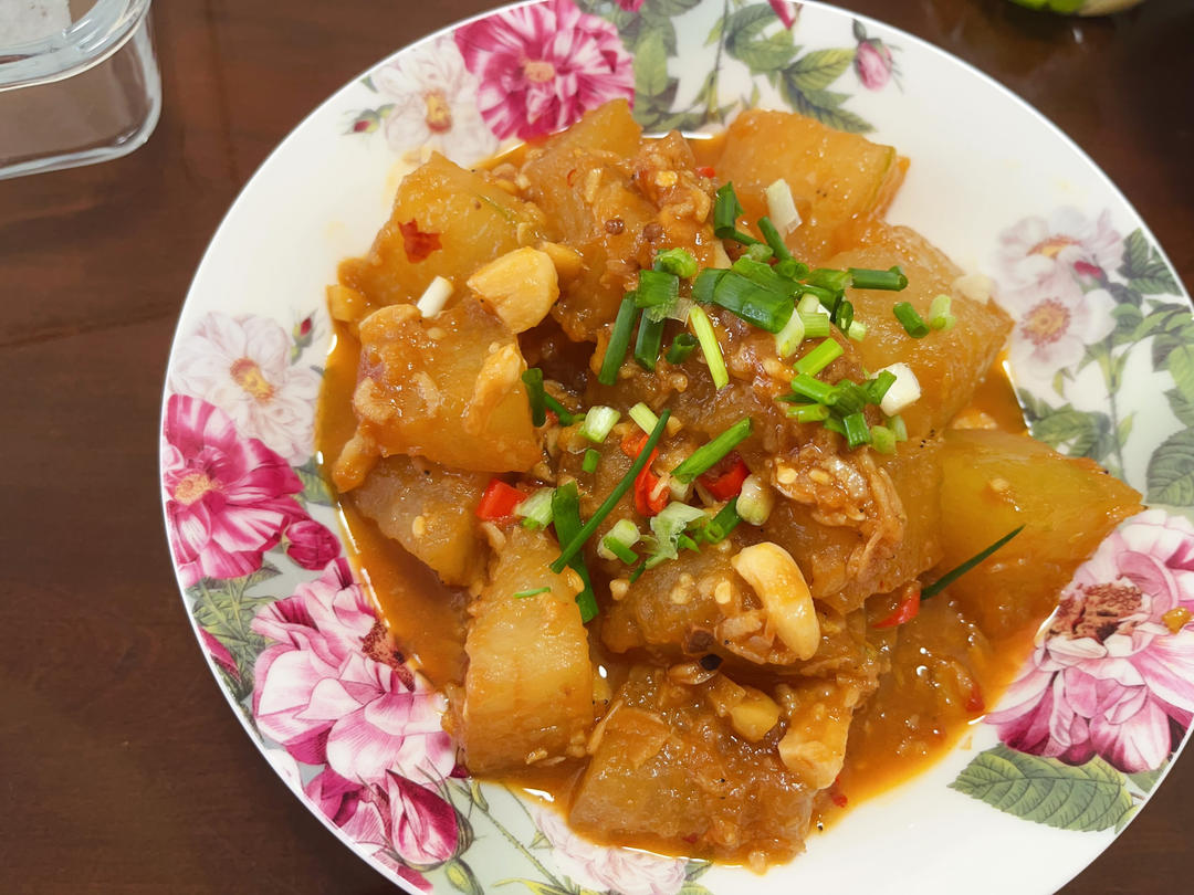红烧冬瓜最完美做法，不加一滴水，瞬间秒杀红烧肉