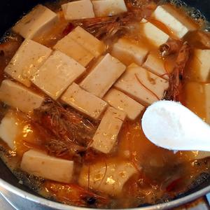 虾头豆腐煲的做法 步骤6