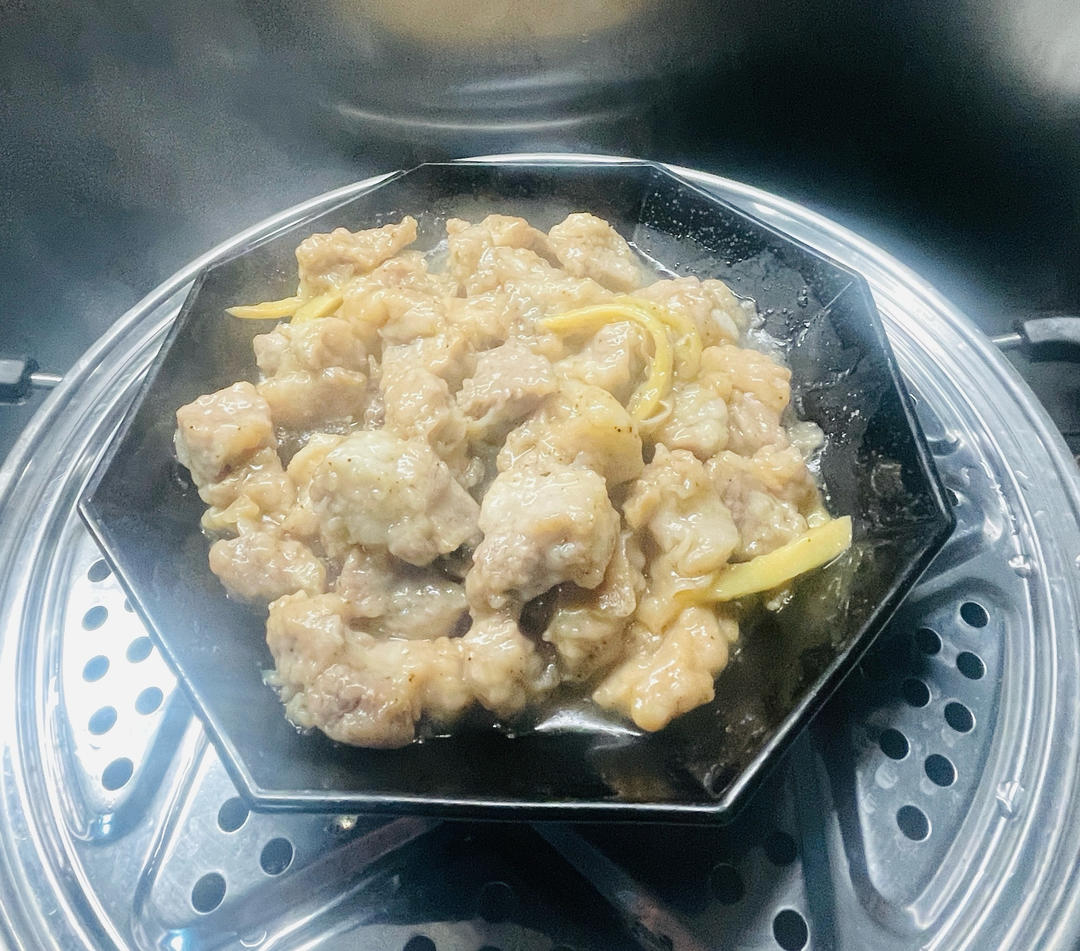 瞬间被吃光光的【香菇蒸排骨】