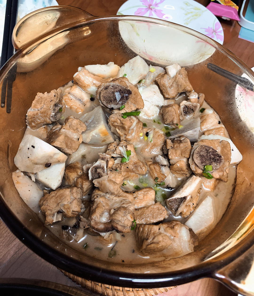 【0648】芋艿烧猪肉（月牙骨） <302小厨房>