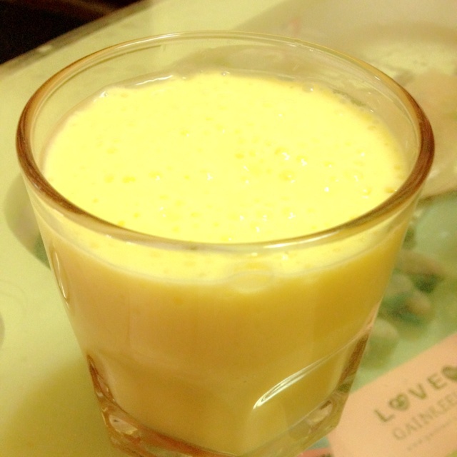 荷露雨做的芒果牛奶