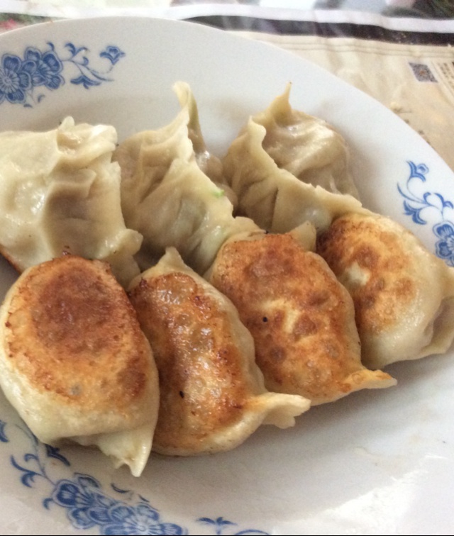 速冻水饺吃腻了吗~变锅贴吧(๑´ڡ`๑)