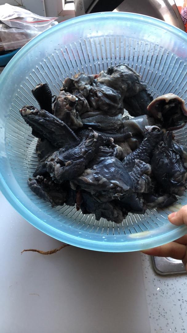 枸杞红枣乌鸡汤