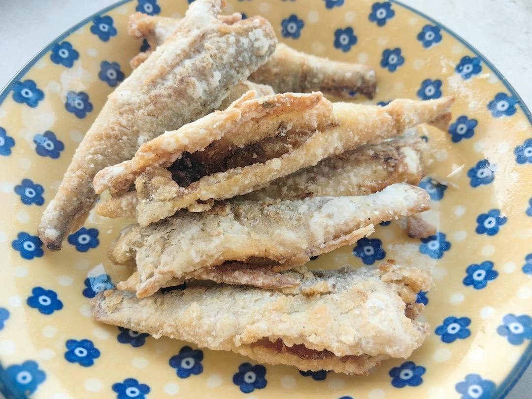 干炸香酥小黄鱼