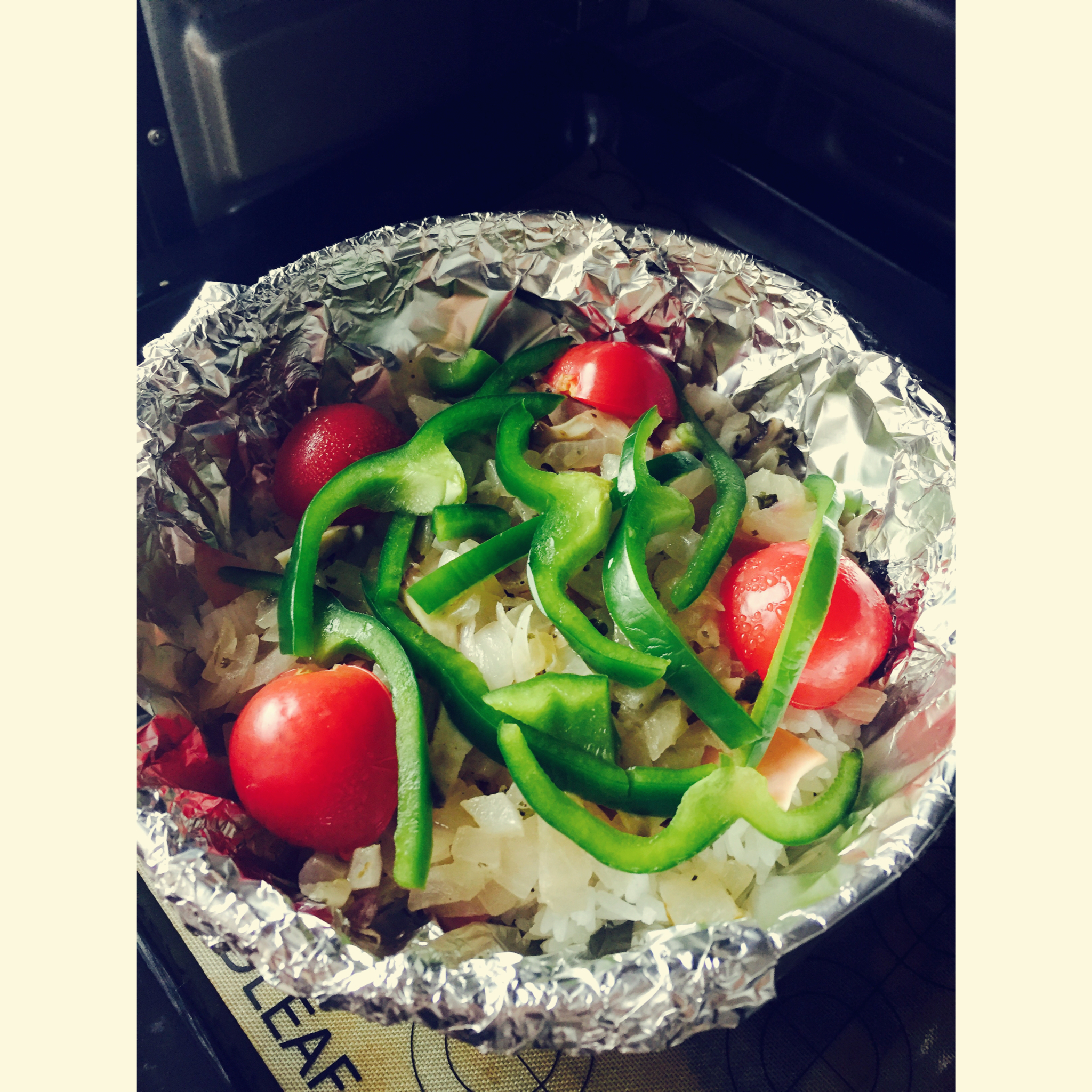 简单的烤箱食物——洋葱香肠烤饭