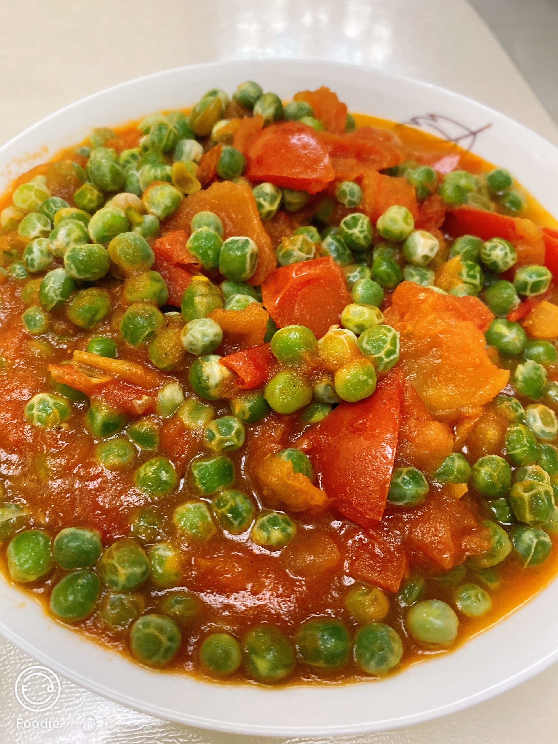 「极简」番茄炒豌豆的做法