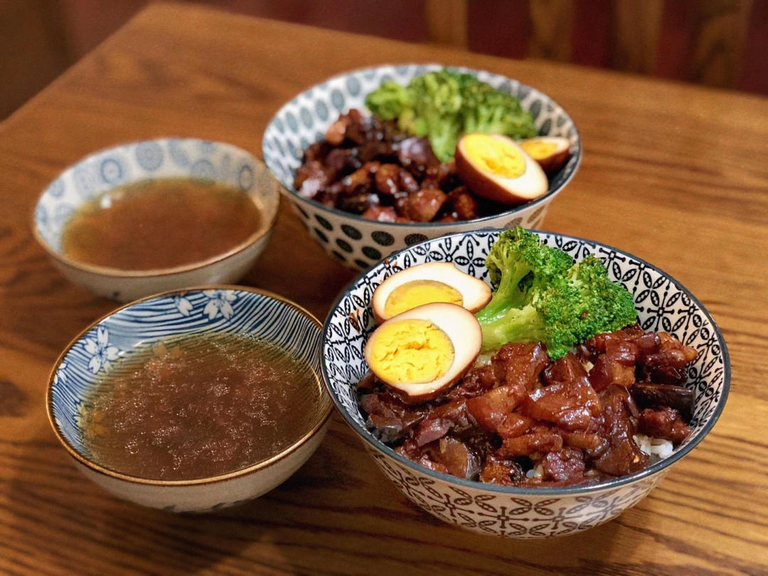 洋葱酥卤肉饭