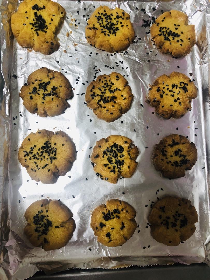 轻轻一按就碎掉的原味桃酥（不输猪油版）