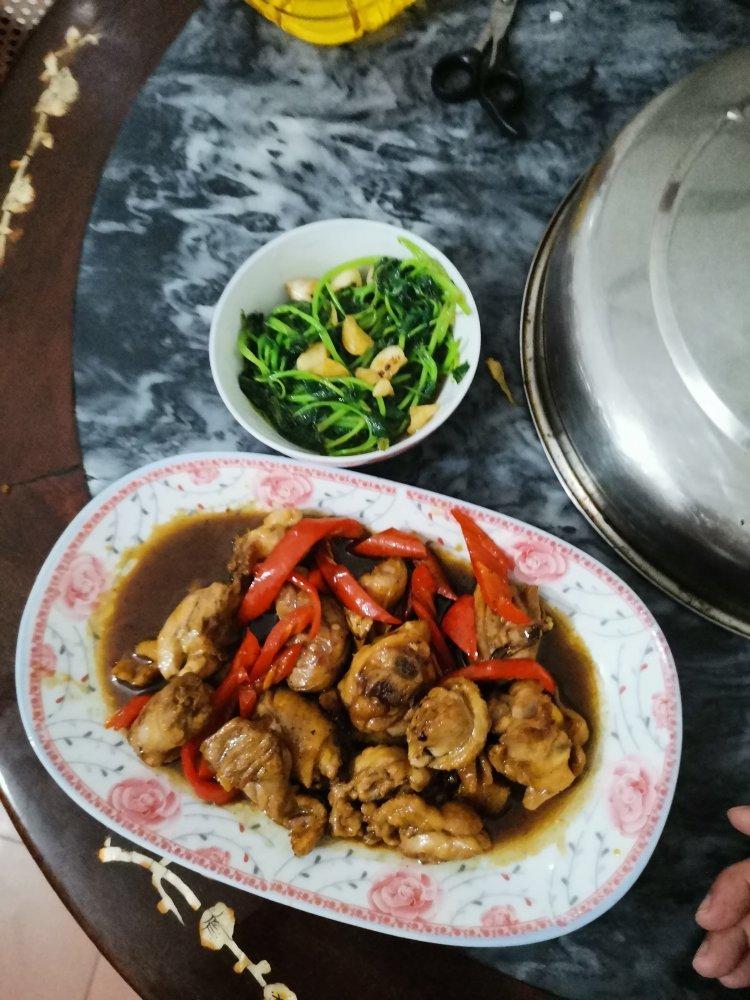 蜜汁鸡肉炒青椒