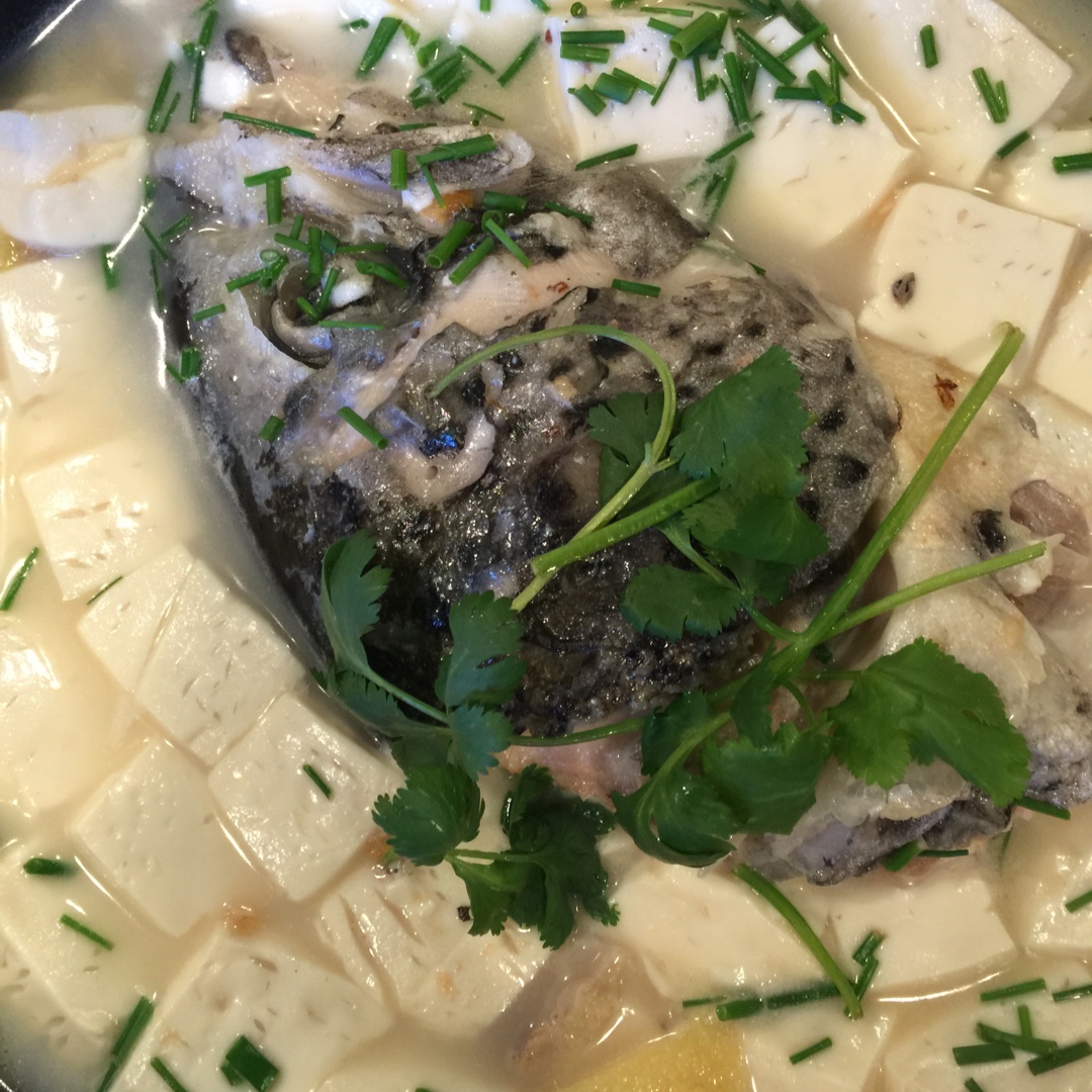 三文鱼头豆腐汤