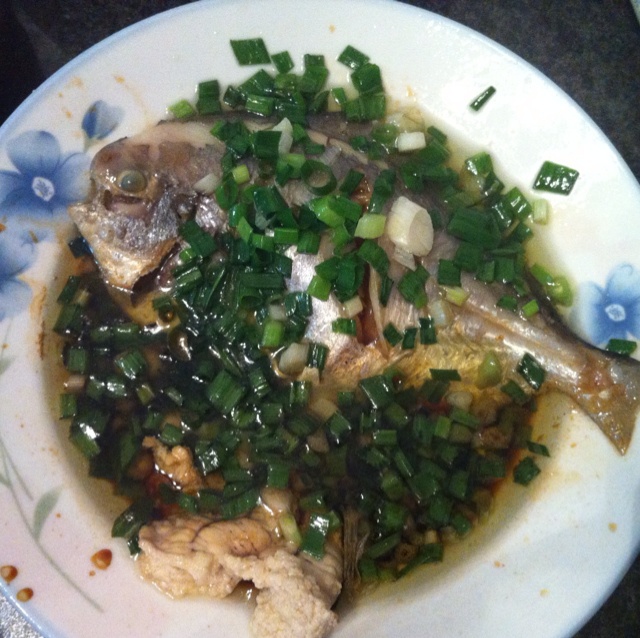 葱油鲳鱼