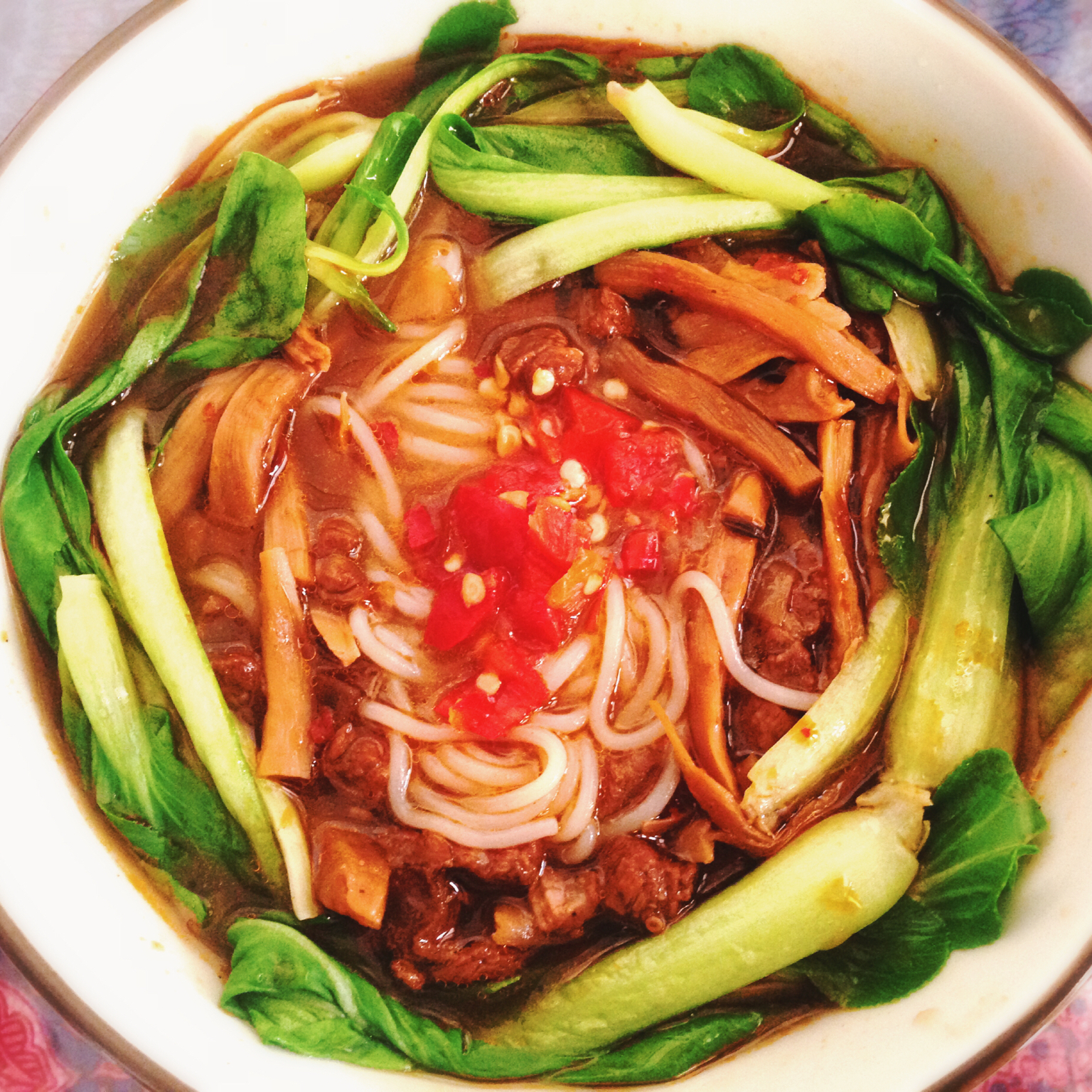 红油香辣牛肉米线