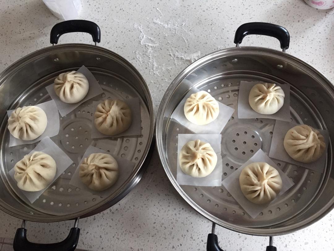 鲜美多汁的洋葱牛肉包子