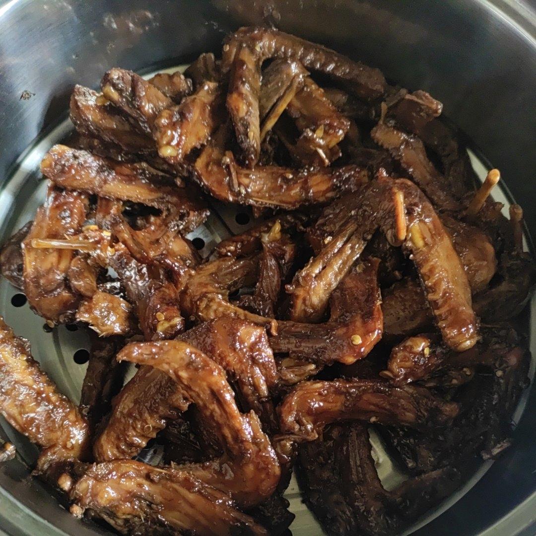 周黑鸭就是这个味儿~~卤鸭舌•鸭翅•鸭脖•鸭肠