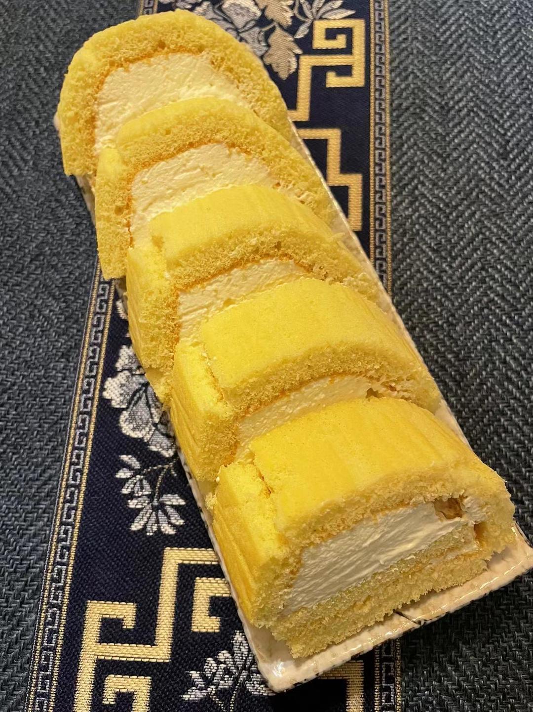 超详细的瑞士卷奶油蛋糕卷原味蛋糕卷的制作方法 饱满不掉皮不开裂（附模具换算方法）